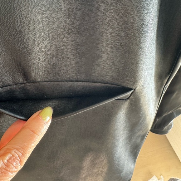 SINCERELY JULES BLACK FAUX FUR VEST - Picture 3 of 4